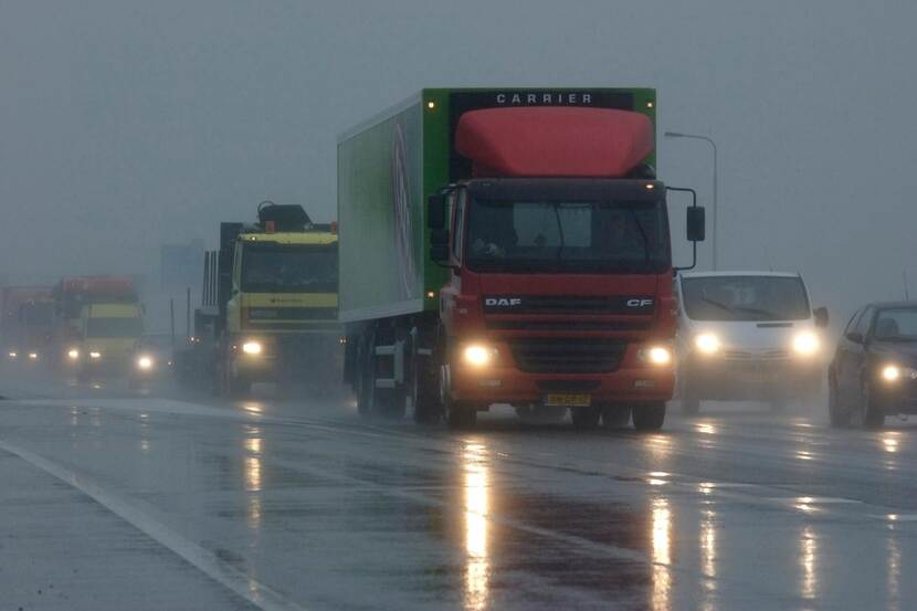 Regen op de snelweg