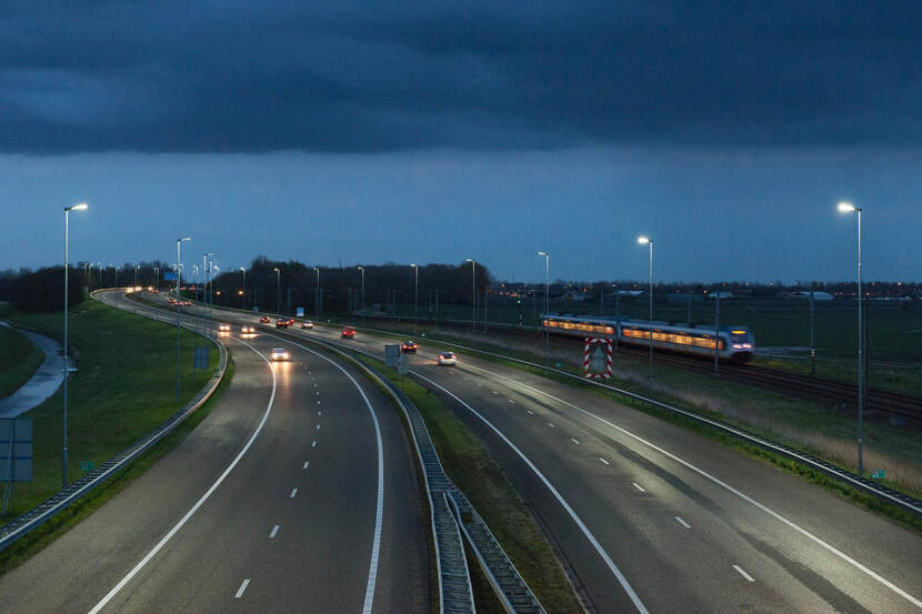 Snelweg bij nacht